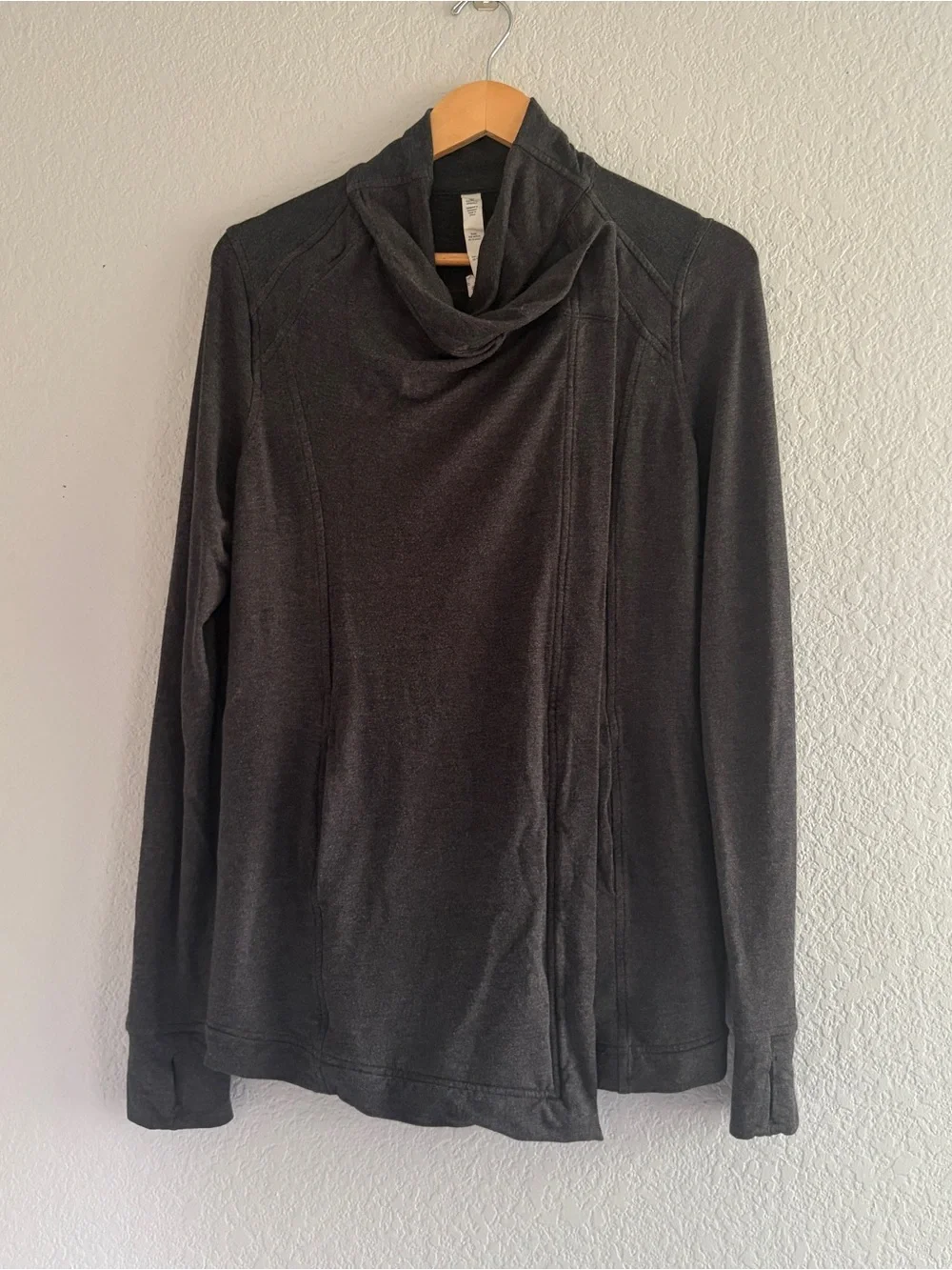 Lululemon coast wrap heather mod black Jacket Women’s Size 8 Dark Gray